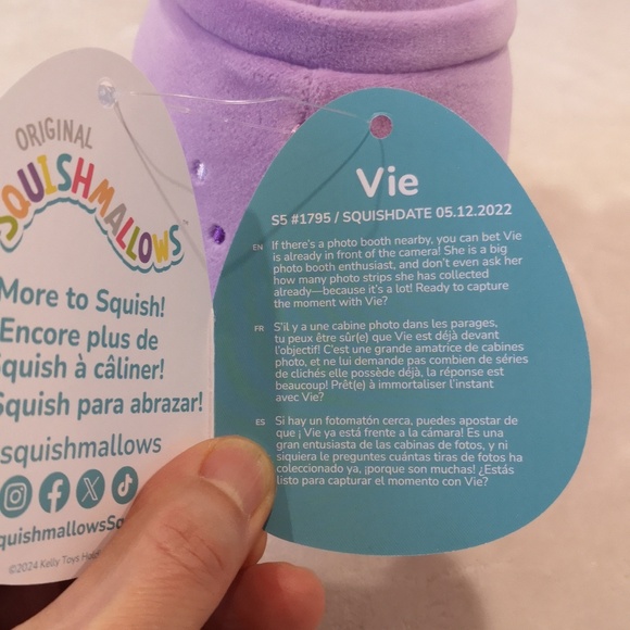 Squishmallow 5 inches Vie, purple berry smoothie cup - Picture 6 of 6